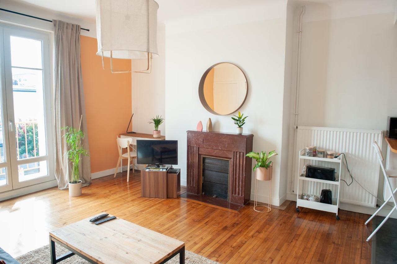 Appartement Spacieux Avec Balcon Et Parking Брест Экстерьер фото